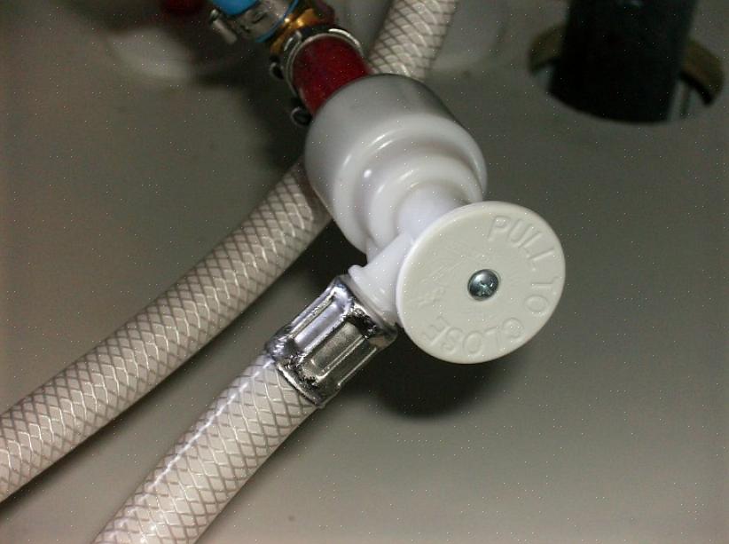 לשסתומי הכיבוי המשמשים לצינורות PEX יש יציאת כניסה מצולעת להכניסה לצינור