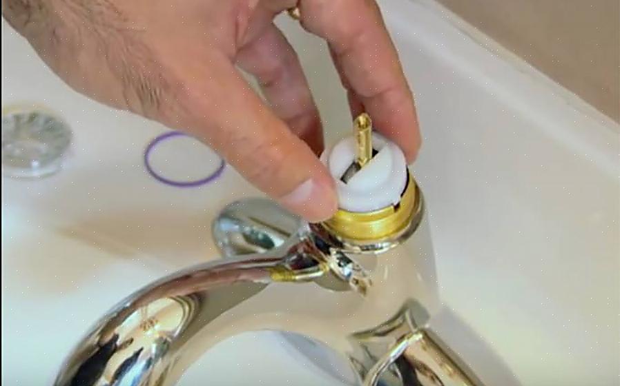 הכדור המסתובב מקבל הצטברות או טבעת ה- O של הגומי מתייבשת