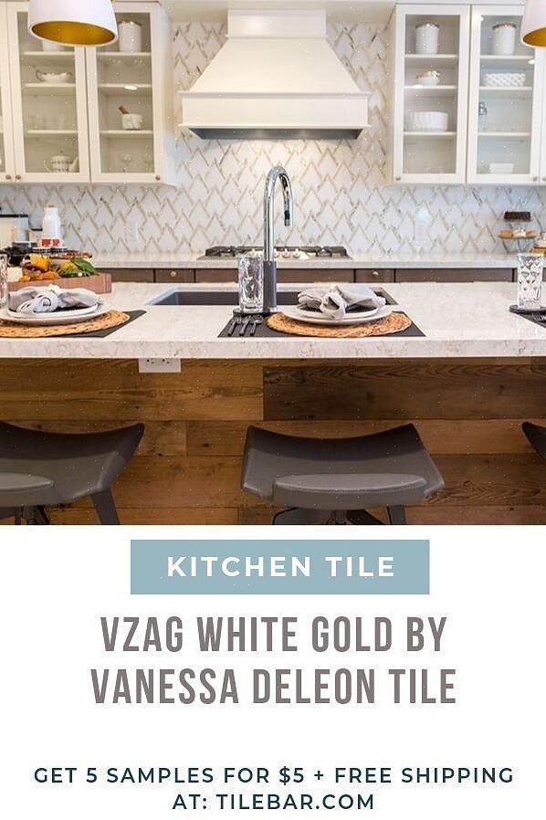 Backsplash אריחים ניטרלי יכול להוסיף צבע מבלי לשנות את אופיו של מטבח לבן