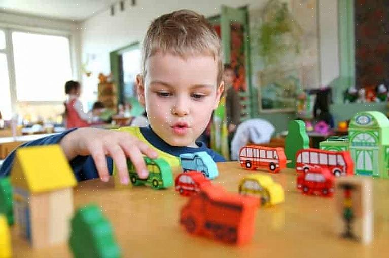 צעצועים המתאימים לגילאים לפעוטות הם צעצועים מוזיקליים