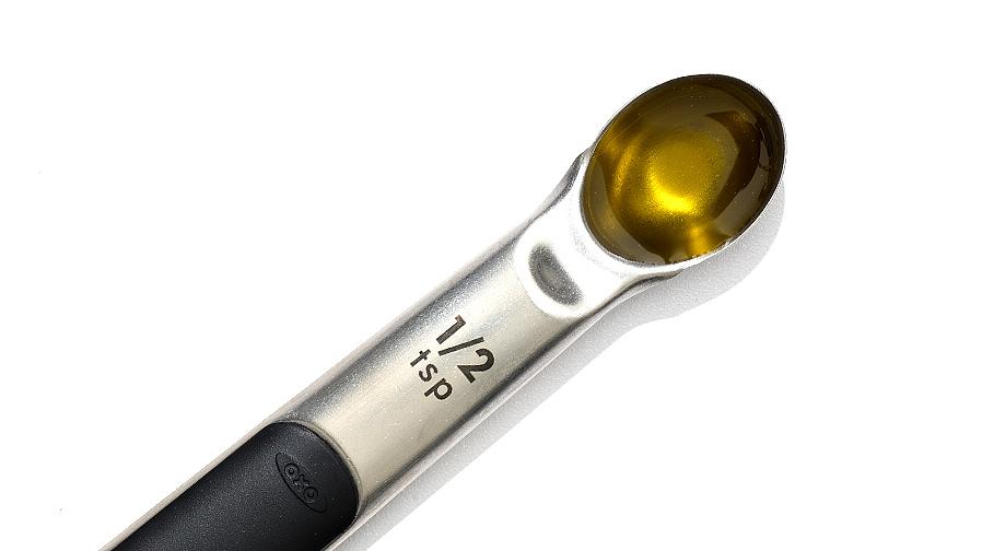 לימונים ומשחת שיניים יכולים להקל על יעילות הניקיון שלכם