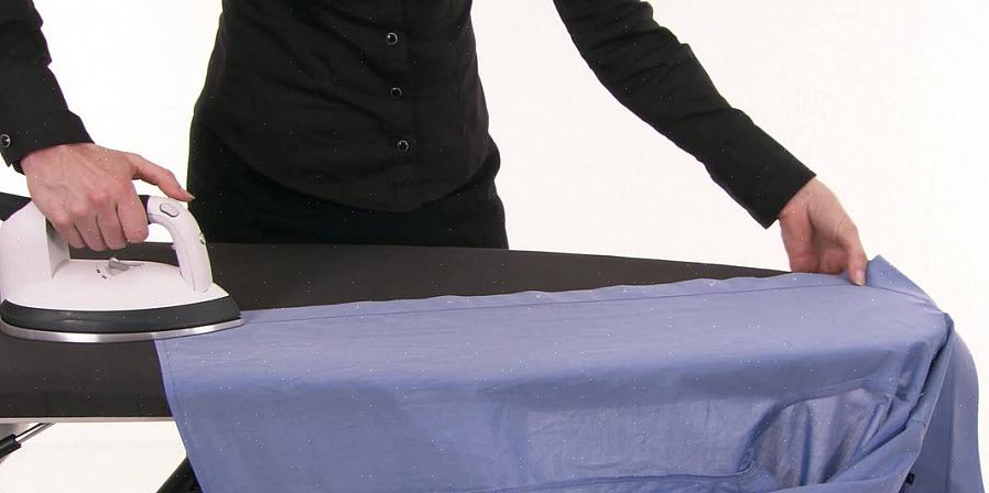 לפחות חמש או עשר דקות לפני גיהוץ בגדי פשתן